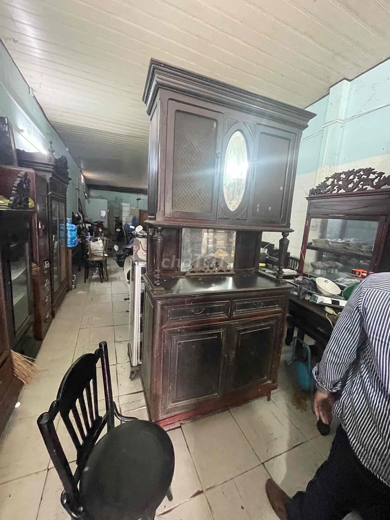 tủ cổ hơn 100 năm