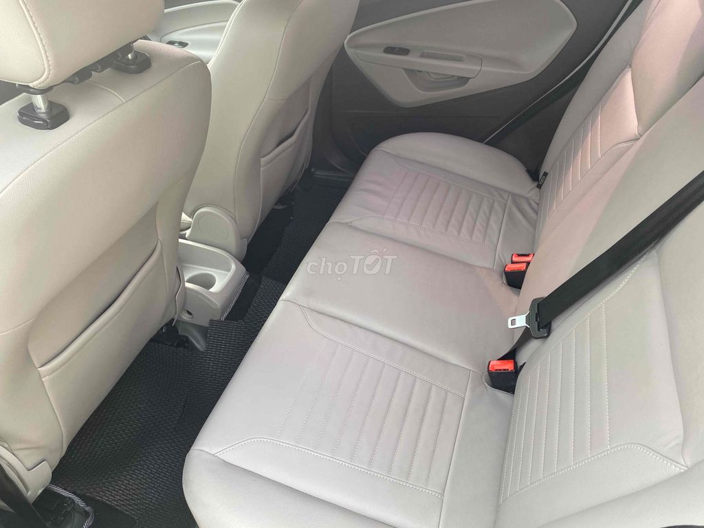 Ford Fiesta Titanium 2015. Mua bán Ô tô tại Quận Tân Phú Tp Hồ Chí Minh được đăng bởi Thành Dũng hình 4
