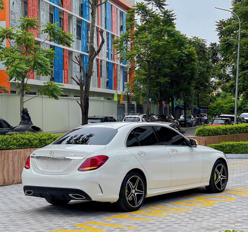 Mercedes Benz C300 AMG 2016, đầy đủ lịch sử hãng. Mua bán Ô tô tại Quận Long Biên Hà Nội được đăng bởi Long Biên Cars hình 3