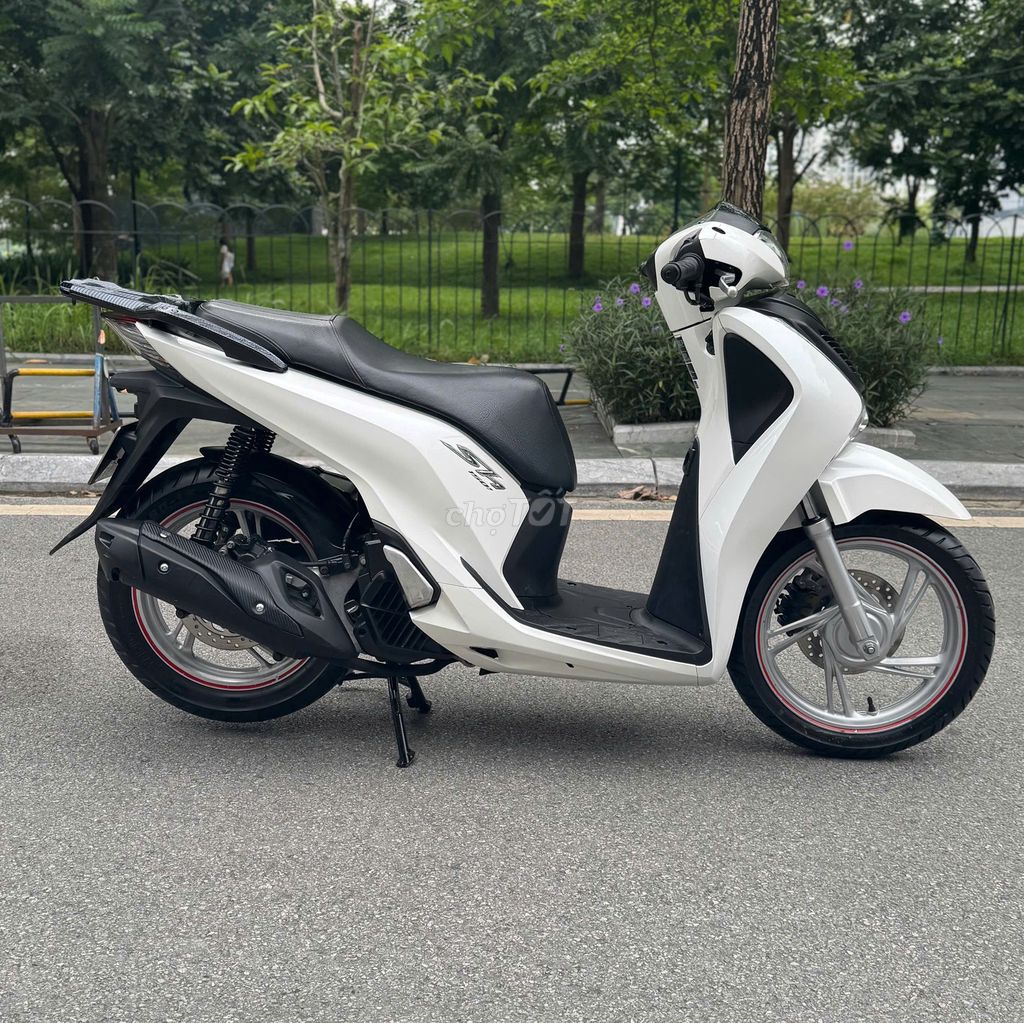 Хонда SH 150 2018 Белая Вьетнам