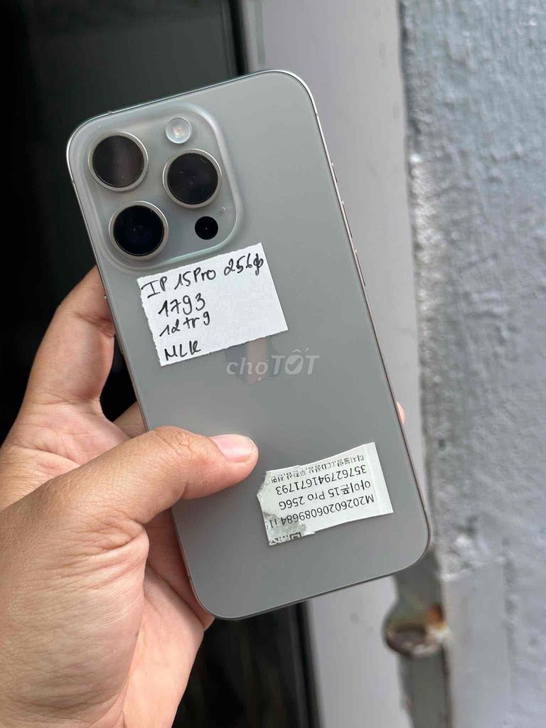Apple iPhone 15 Pro 256GB Xám. Mua bán Điện thoại tại Thành phố Biên Hòa Đồng Nai được đăng bởi nguyễn lê store hình 1