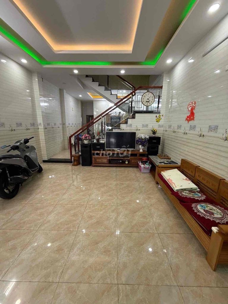 nhà 2 tầng đường nước mặn gần sông mát mẻ