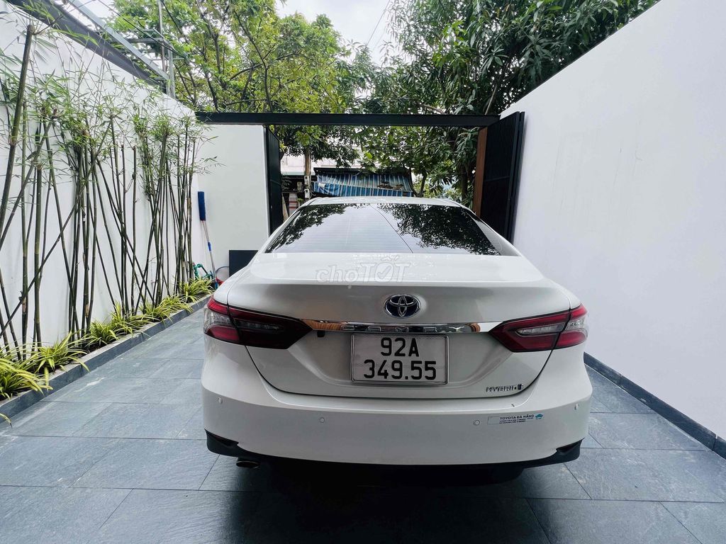 Toyota Camry Hybrid 2022 Trắng 21625 km. Mua bán Ô tô tại Quận Cẩm Lệ Đà Nẵng được đăng bởi USER CAR 1990 hình 9