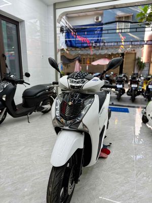 Honda SH 125 2019 Trắng đen