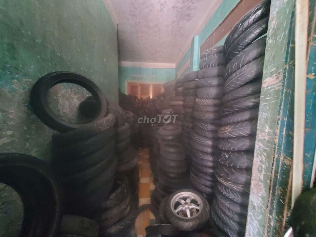 Vỏ xe máy Cao su Đen Đã qua sử dụng. Mua bán Phụ tùng xe tại Quận 5 Tp Hồ Chí Minh được đăng bởi Quấy vỏ xe hình 5