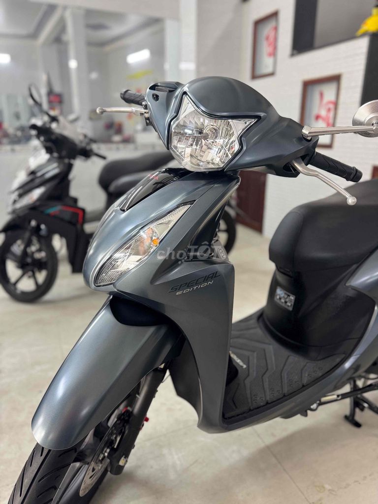 Honda Vision 2022 Bản Cá Tính Chạy 3.600Km Như Mới. Mua bán Xe máy tại Thành phố Long Xuyên An Giang được đăng bởi Cửa Hàng Xe Minh Hạnh hình 3