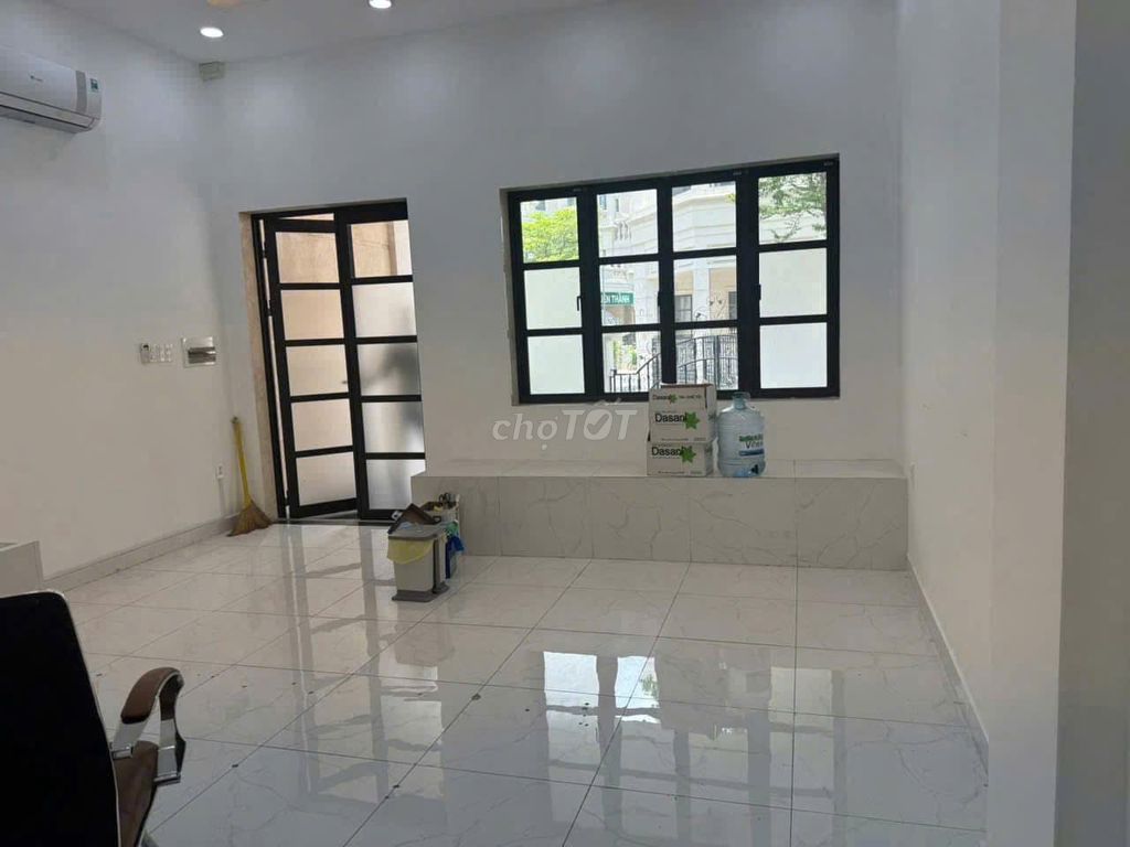 Cho thuê nguyên căn 1 trệt 3 lầu Cityland, P.10, Gò vấp