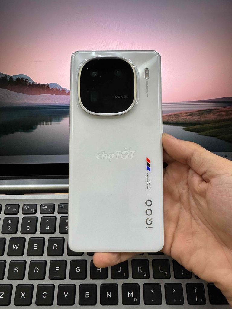 IQOO 12 12/256gb trắng BH 6th có cod. Mua bán Điện thoại tại Quận Thanh Khê Đà Nẵng được đăng bởi Quân Mobile  hình 1