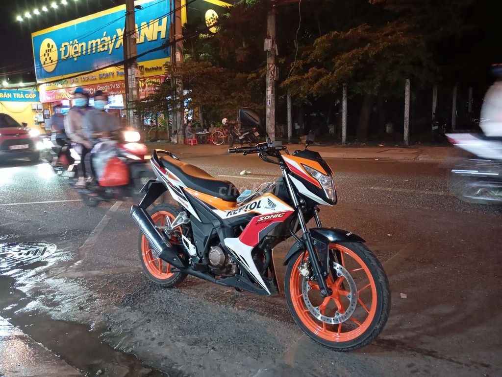 Honda sonic Repsol. Mua bán Xe máy tại Quận 1 Tp Hồ Chí Minh được đăng bởi Quan Dang hình 2