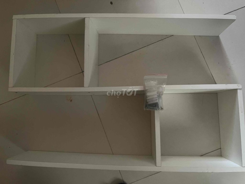 Kệ treo tường Gỗ Trắng 80x15x53 cm. Mua bán Tủ, kệ gia đình tại Quận Hà Đông Hà Nội được đăng bởi Tên chưa cung cấp hình 1