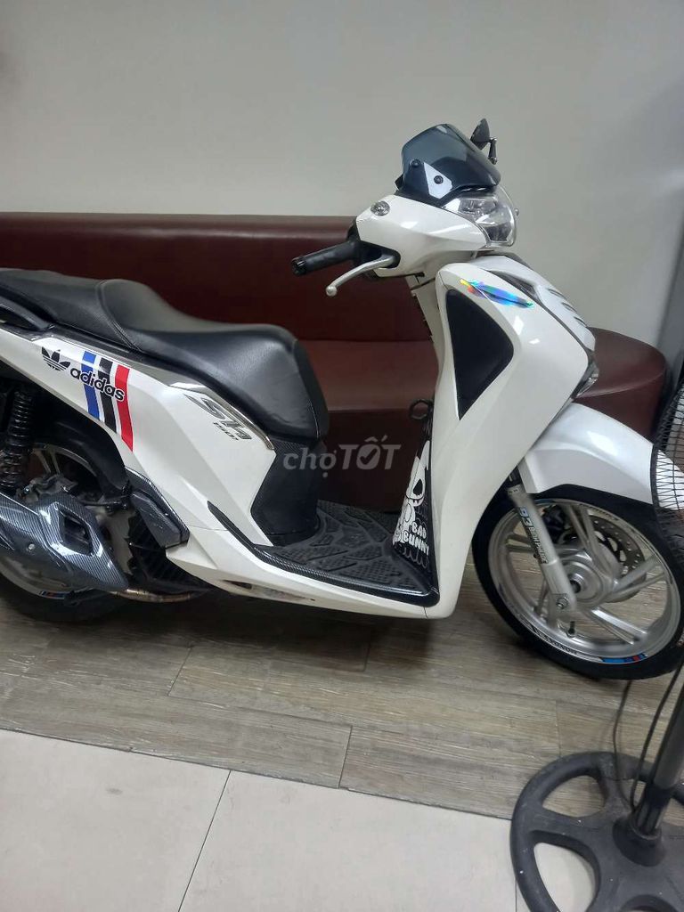 Cần bán xe SH 150i đời 2017. Mua bán Xe máy tại Thành phố Biên Hòa Đồng Nai được đăng bởi Khoa Phương  hình 10