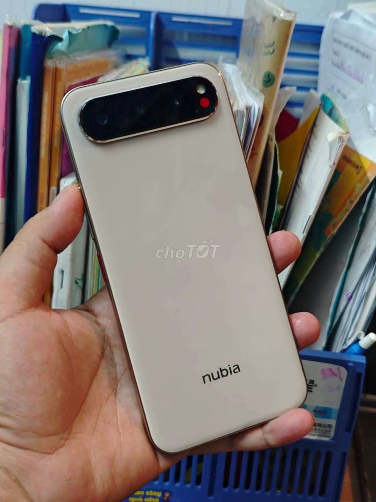 Nubia Air 256GB Vàng 99% mới. Mua bán Điện thoại tại Thành phố Thuận An Bình Dương được đăng bởi Thu Quynh shop hình 1
