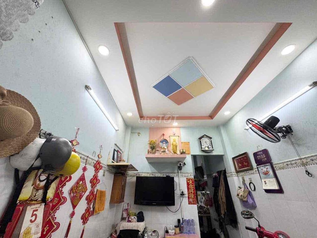 Bán gấp nhà Lạc Long Quân 27m2, 3PN quận 11. Mua bán nhà ở tại Quận 11 Tp Hồ Chí Minh được đăng bởi Phan Hùng Sơn hình 2