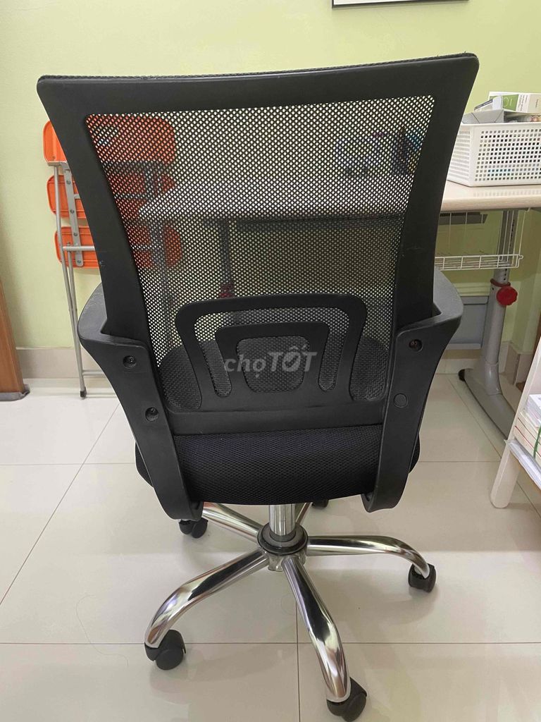 Ghế xoay văn phòng Hòa Phát Đen lưới, nỉ, kim loại. Mua bán Đồ dùng văn phòng tại Quận Hồng Bàng Hải Phòng được đăng bởi Uyên hình 1