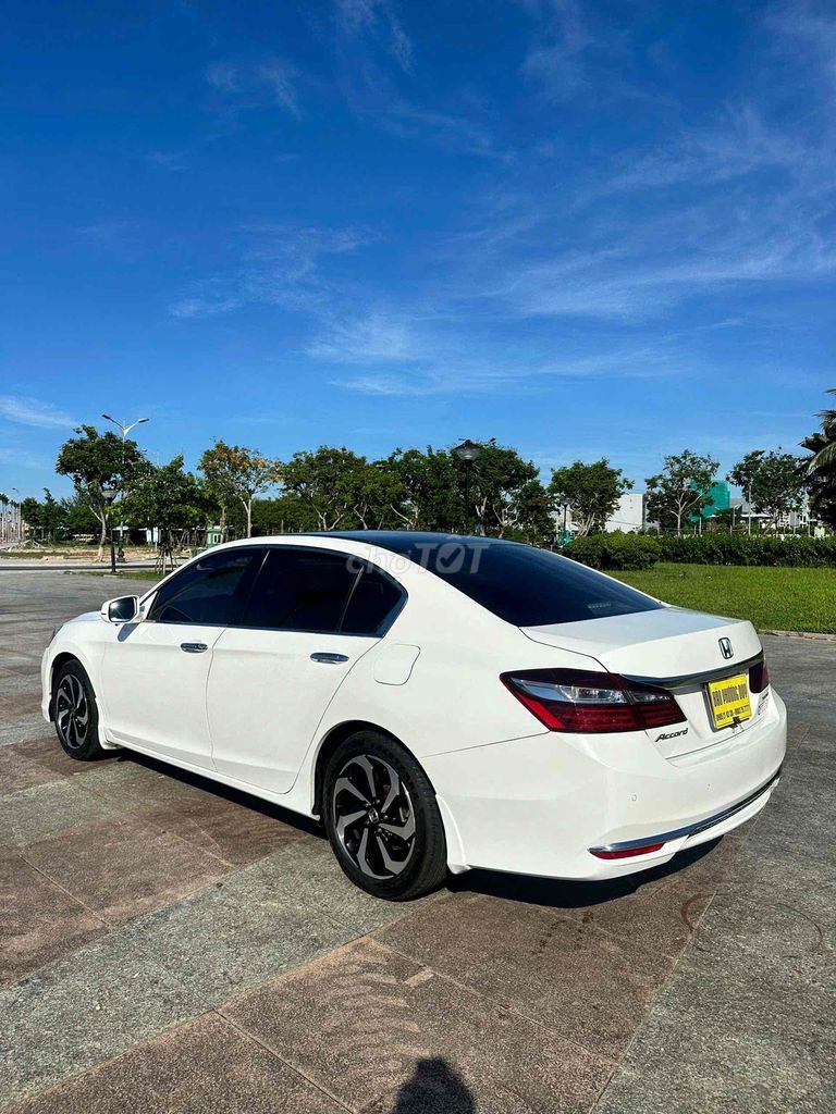 Honda Accord 2017 2.4 AT. Mua bán Ô tô tại Quận Cẩm Lệ Đà Nẵng được đăng bởi Nguyễn Duy hình 4