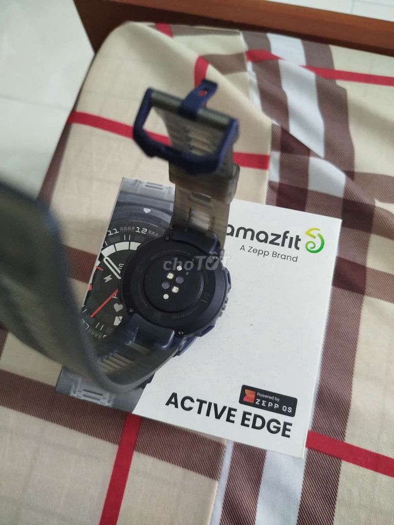 Cần bán đồng hồ Amazfit Active Edge like new