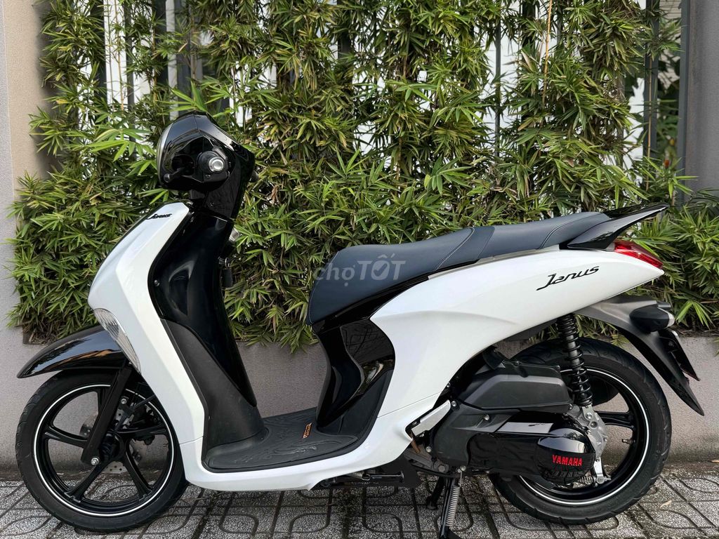 Janus bstp smakey trắng đen đẹp keng( bnx). Mua bán Xe máy tại Thành phố Thủ Đức Tp Hồ Chí Minh được đăng bởi cửa hàng xe máy Bốn Nguyễn quận 9 hình 6