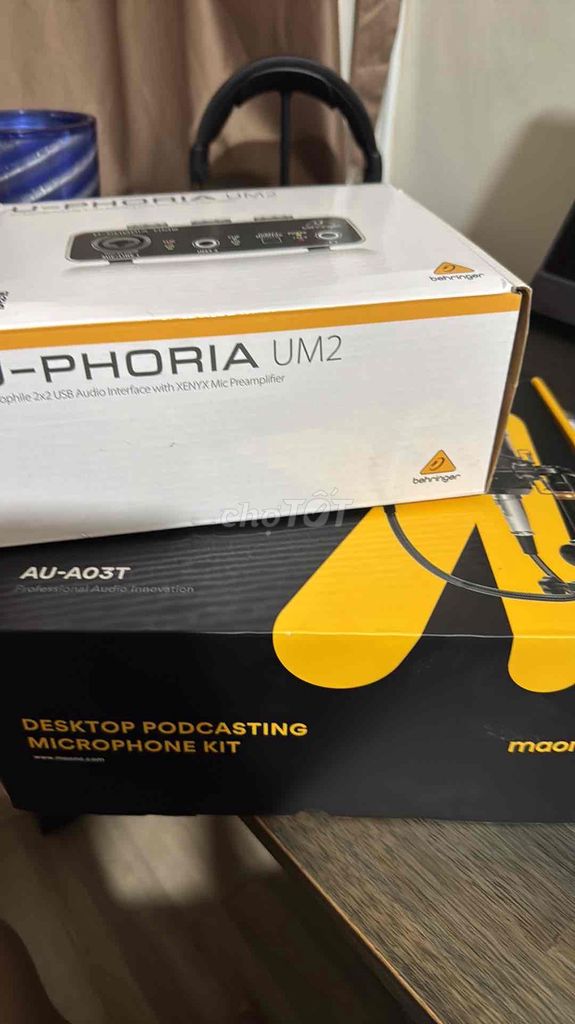 Micro Maono AU-A03T Đen và Souncard Behringer UM2. Mua bán Tivi, Âm thanh tại Quận Tân Bình Tp Hồ Chí Minh được đăng bởi 2eZY hình 1