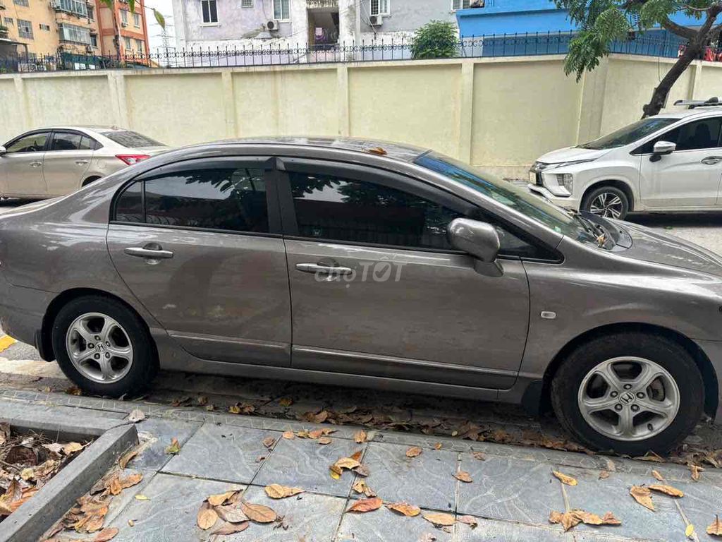 Honda Civic 2011 АКПП — вложено в интерьер и ТО 30 млн