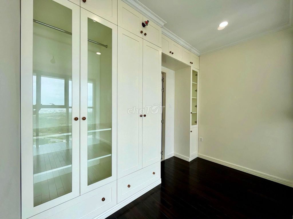 Rent · 3 bd · 200 м² · Quận Tân Bình, ул. Phạm Phú Thứ