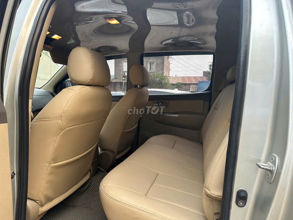 Toyota HILUX 2012 Phom Mới Chính Chủ