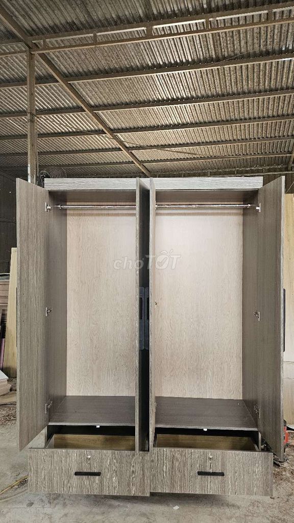 Tủ quần áo 4 cánh vân gỗ xám. Mua bán Tủ, kệ gia đình tại Thành phố Buôn Ma Thuột Đắk Lắk được đăng bởi Đăng Đặng hình 1