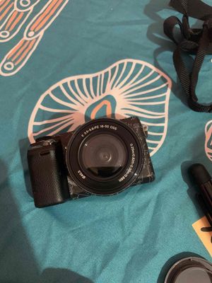 muốn bán  máy ảnh cơ Sony anpha nex6 kèm len kit