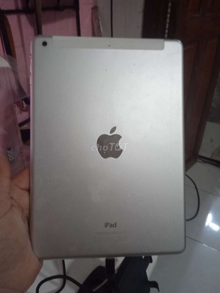 Apple iPad Air 32GB 4G Bạc. Mua bán Máy tính bảng tại Quận Ninh Kiều Cần Thơ được đăng bởi TBC  hình 1