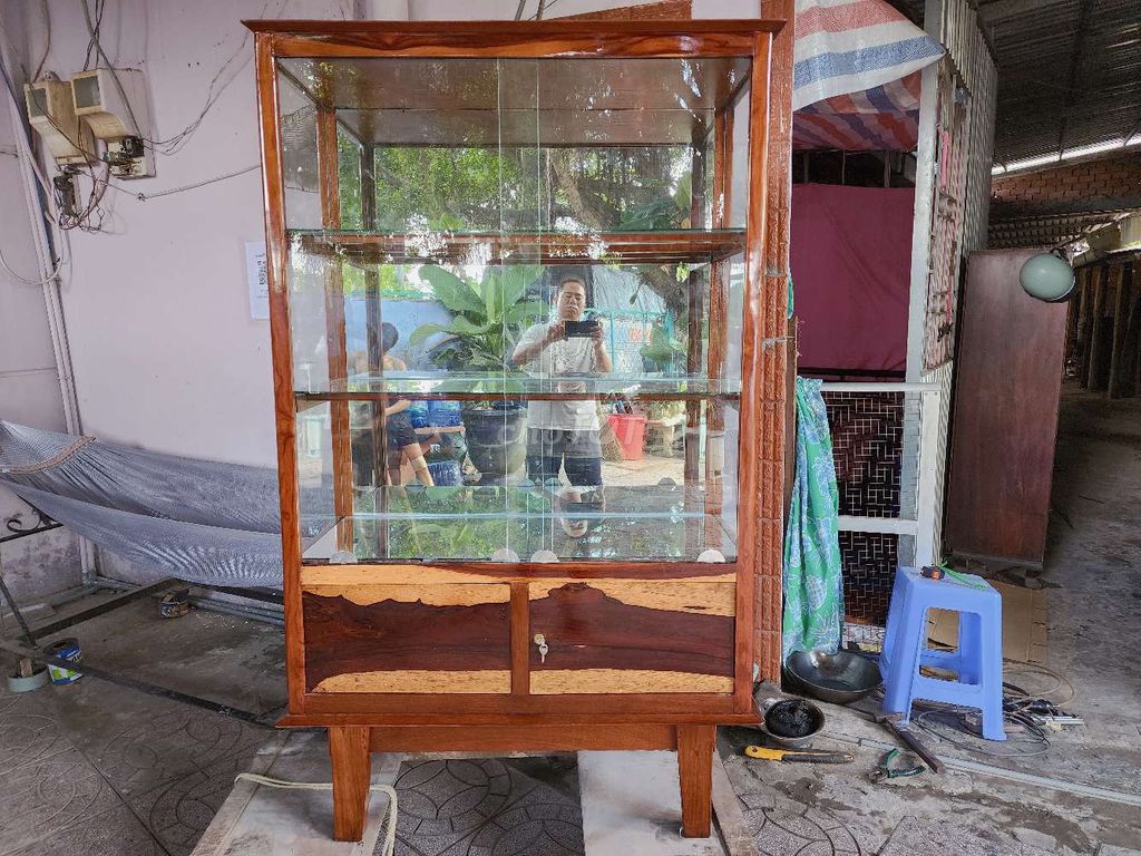 Tủ ly gổ kẩm! Với bên!. Mua bán Tủ, kệ gia đình tại Quận Bình Thuỷ Cần Thơ được đăng bởi Cường Đồ Gổ Cũ Xưa hình 1