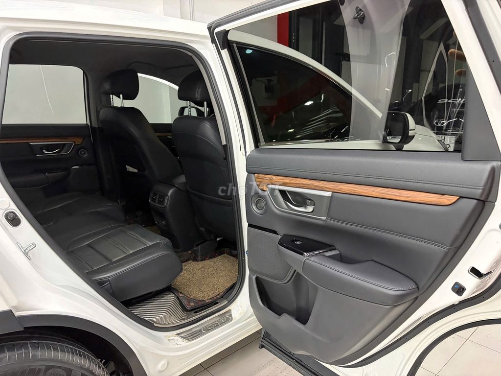 Honda CR V 2023 G - 13000 km. Mua bán Ô tô tại Quận Tân Phú Tp Hồ Chí Minh được đăng bởi Dai hình 8