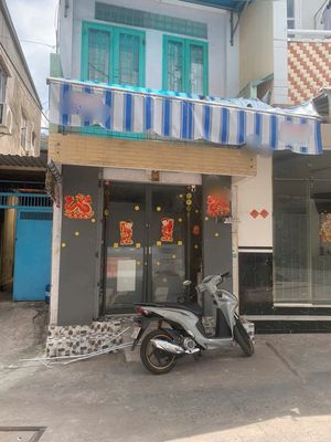 Townhouse 14 m² · 1 bed · Đường Lạc Long Quân