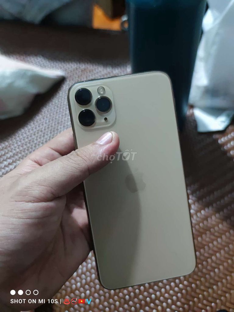 Apple iPhone 11 Pro Max 64GB Vàng. Mua bán Điện thoại tại Huyện Cẩm Giàng Hải Dương được đăng bởi Hiếu Bùi. hình 1