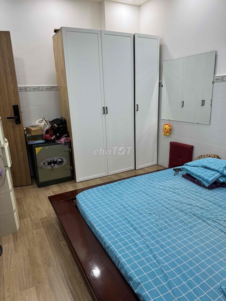 Nhà mặt tiền Âu Cơ, tiện kinh doanh, và ở