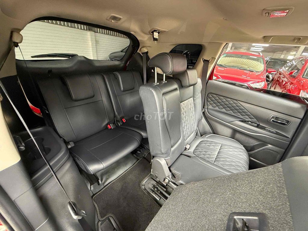 Mitsubishi Outlander 2022 Premium 2.0. Mua bán Ô tô tại Thành phố Thủ Đức Tp Hồ Chí Minh được đăng bởi Long Auto Vạn Phúc hình 16
