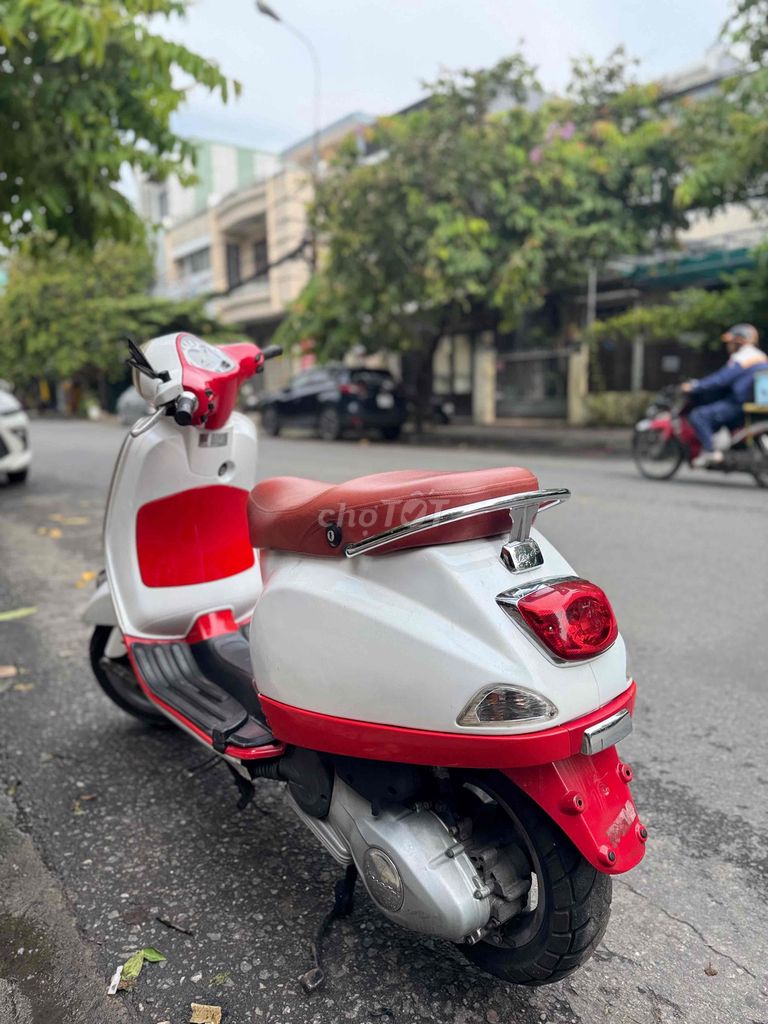 Скутер Piaggio Vespa 3Vie Белый, Красный