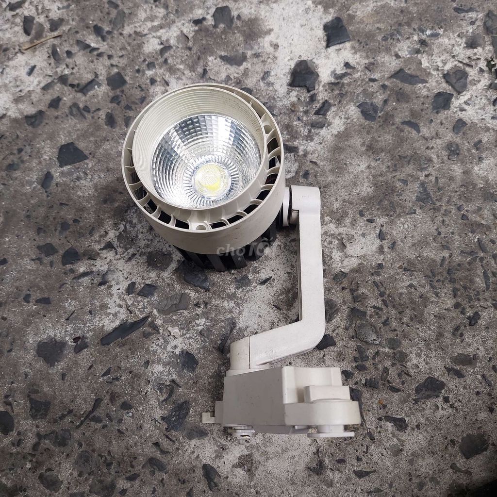 Đèn LED rọi 9W Trắng. Mua bán Đèn tại Quận 4 Tp Hồ Chí Minh được đăng bởi Mr Sỹ hình 1