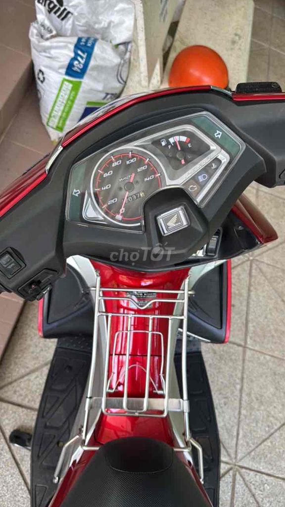 Honda Air Blade Đỏ. Mua bán Xe máy tại Huyện Giồng Trôm Bến Tre được đăng bởi Nguyen van phuong hình 3