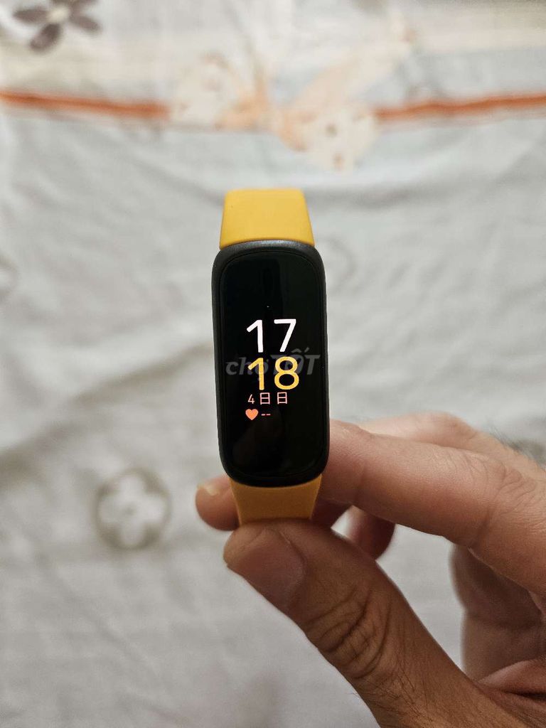 Fitbit Inspire 3 Vàng. Mua bán Thiết bị đeo thông minh tại Quận Bình Tân Tp Hồ Chí Minh được đăng bởi Tran Phuc hình 1