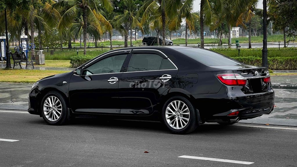 Toyota Camry sản xuất 2018 2.5Q