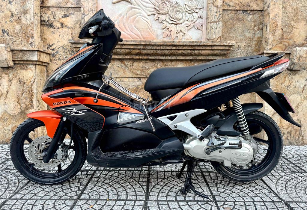 Airblade lên nguyên con thái 2011 xe 9 chủ cực đep. Mua bán Xe máy tại Quận 11 Tp Hồ Chí Minh được đăng bởi Ngọc Hân hình 4