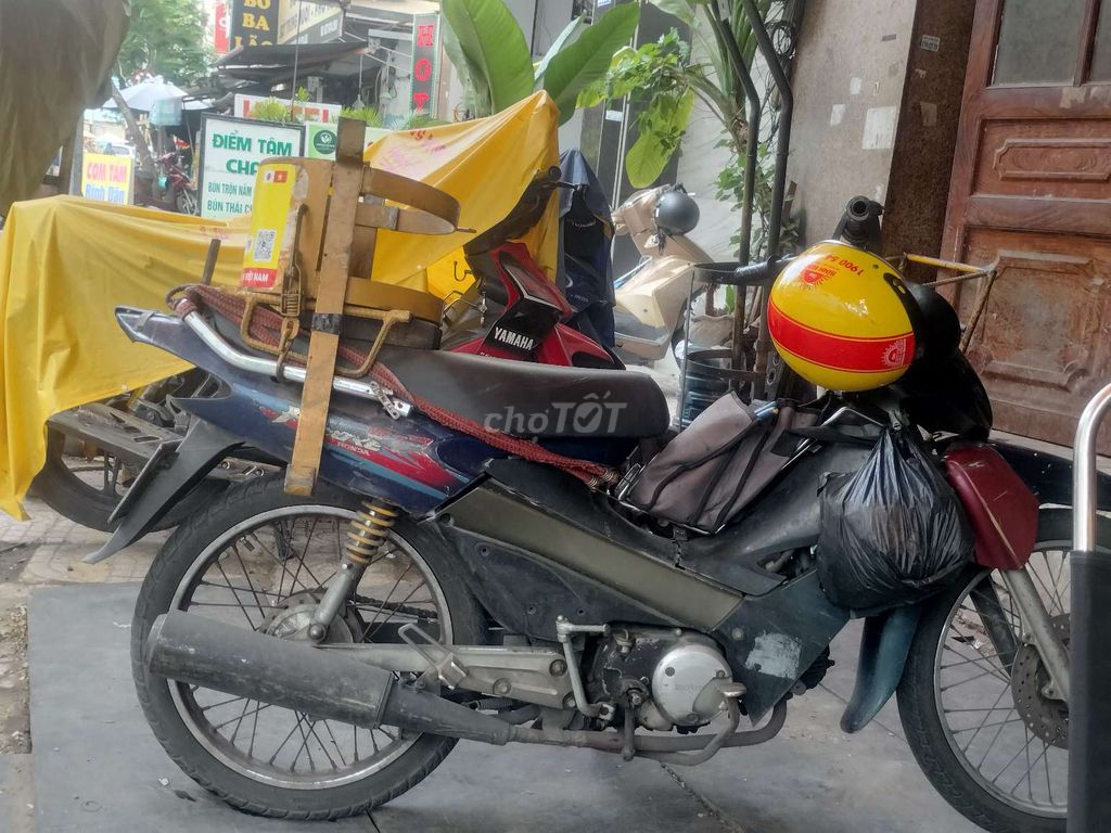 Honda Xe số màu xanh đen. Mua bán Xe máy tại Quận 3 Tp Hồ Chí Minh được đăng bởi Tô Văn Công hình 1