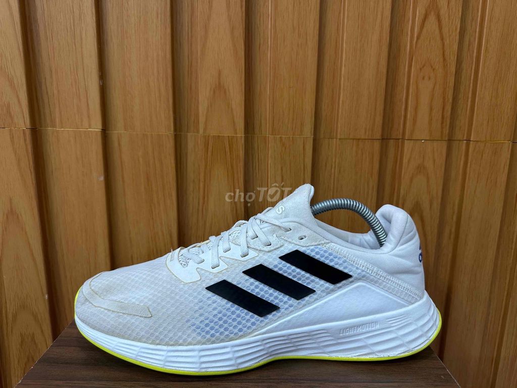 Giày Adidas size 42.5 chính hãng mới keng zin 95%