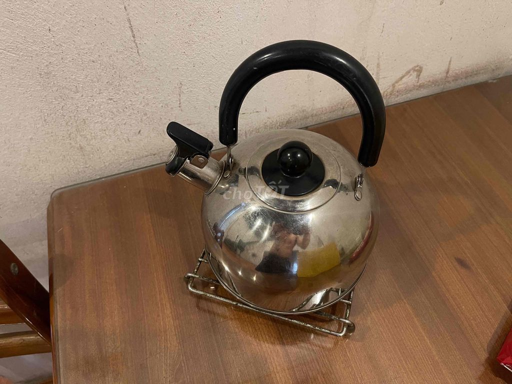 Ấm đun nước Kim loại Bạc. Mua bán Dụng cụ nhà bếp tại Quận Long Biên Hà Nội được đăng bởi Lee hình 1