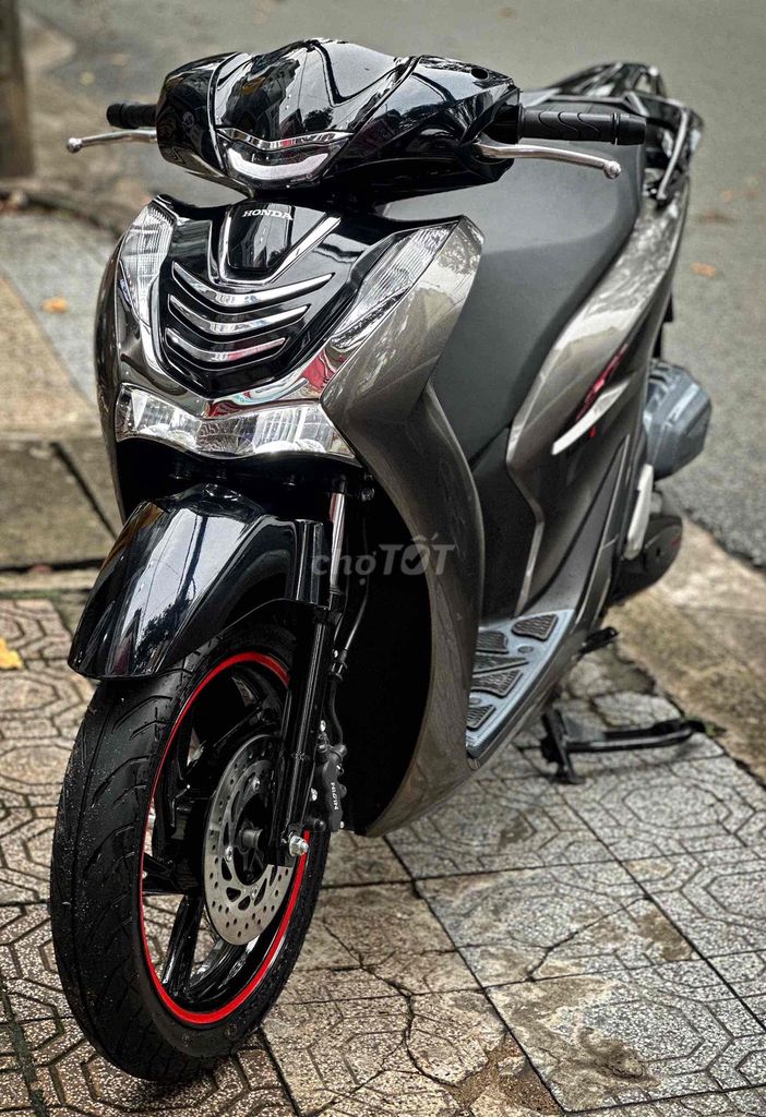 Sh 125i 2025 2000km có góp. Mua bán Xe máy tại Thành phố Biên Hòa Đồng Nai được đăng bởi Xe Máy Sơn Trung Duy hình 4