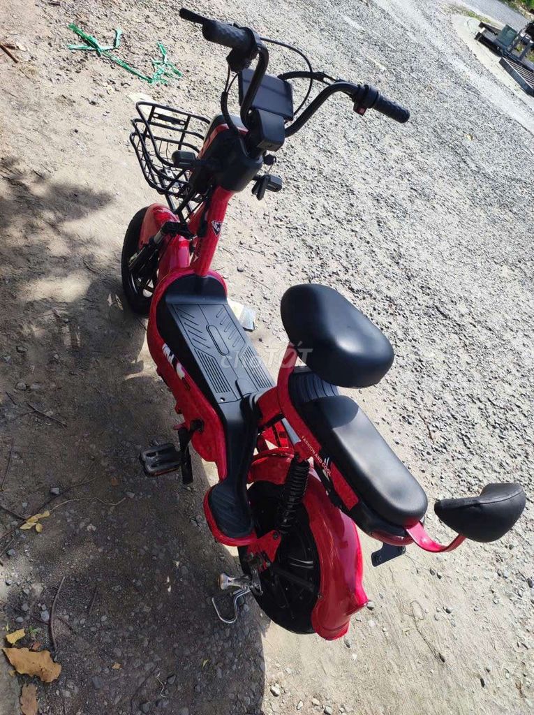 Xe đạp điện màu đỏ mới tinh. Mua bán Xe điện tại Thành phố Vĩnh Long Vĩnh Long được đăng bởi cong hình 2