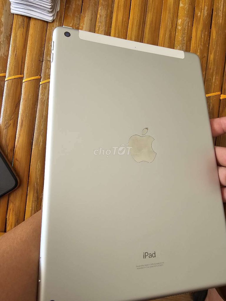 Apple iPad Gen 7 Wifi + Sim 32GB Bạc. Mua bán Máy tính bảng tại Thành phố Vĩnh Long Vĩnh Long được đăng bởi Lê Anh Mến hình 1