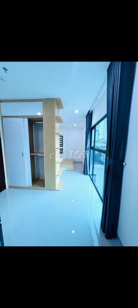 Сдается отдельно стоящий дом 32m2x4-этажный, широкий переулок, недалеко от главной площади