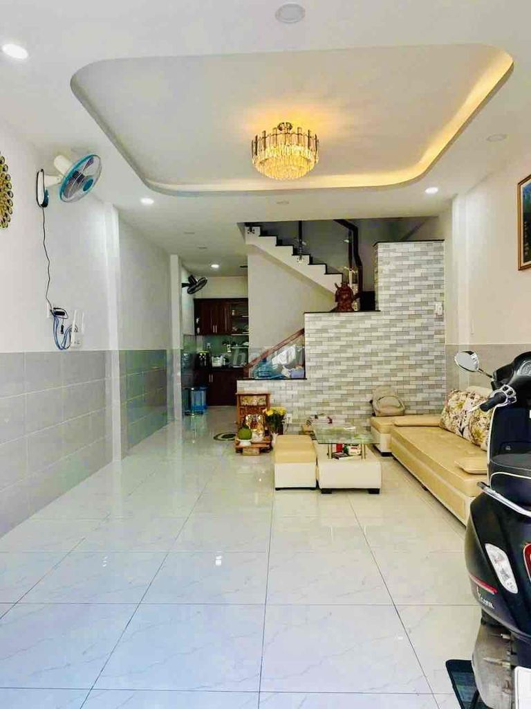 Gấp bán nhà Lê Trọng Tấn, Hẻm ô tô thông, 44m2 3 tầng, Nhỉnh 5tỷ TL