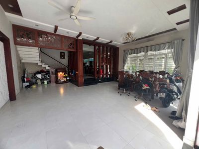 Аренда · 5 комн. · 126 м² · Quận Bình Tân, ул. Đường số 7