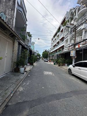 Nhà mặt tiền đường số 2 sát ngã tư bốn xã dt 4×22 nhà đang cho thuê